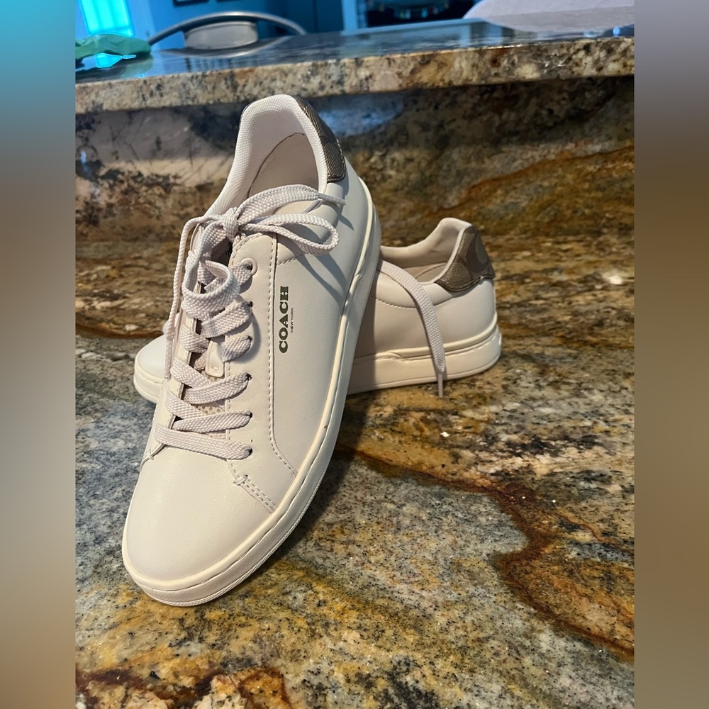 Coach clip lowtop sneakers NWOT - Picture 5 of 8
